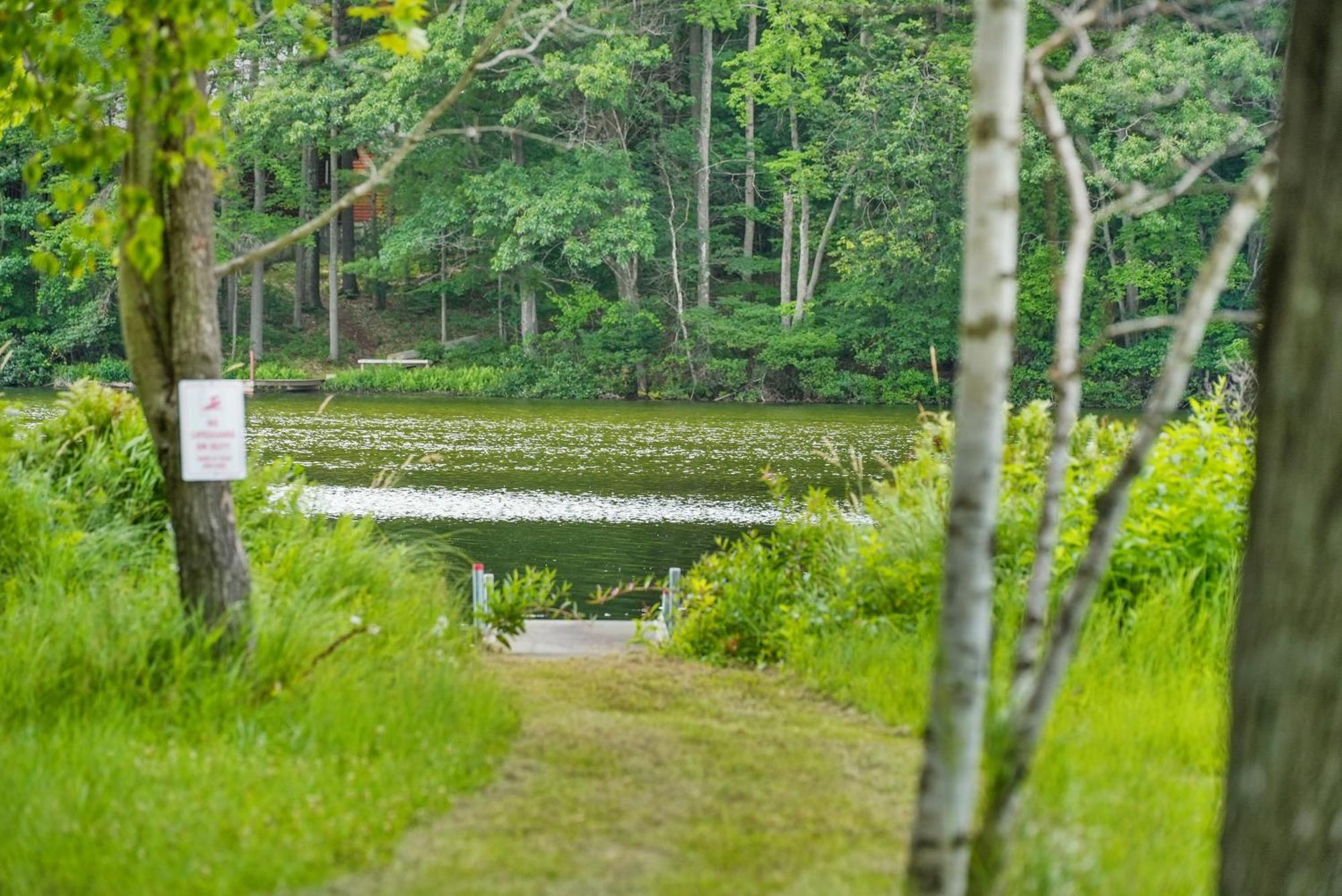 Lakefront Paradise 4 Bedroom Home W Direct Lake Access, Pets Ok Traverse City Exterior photo