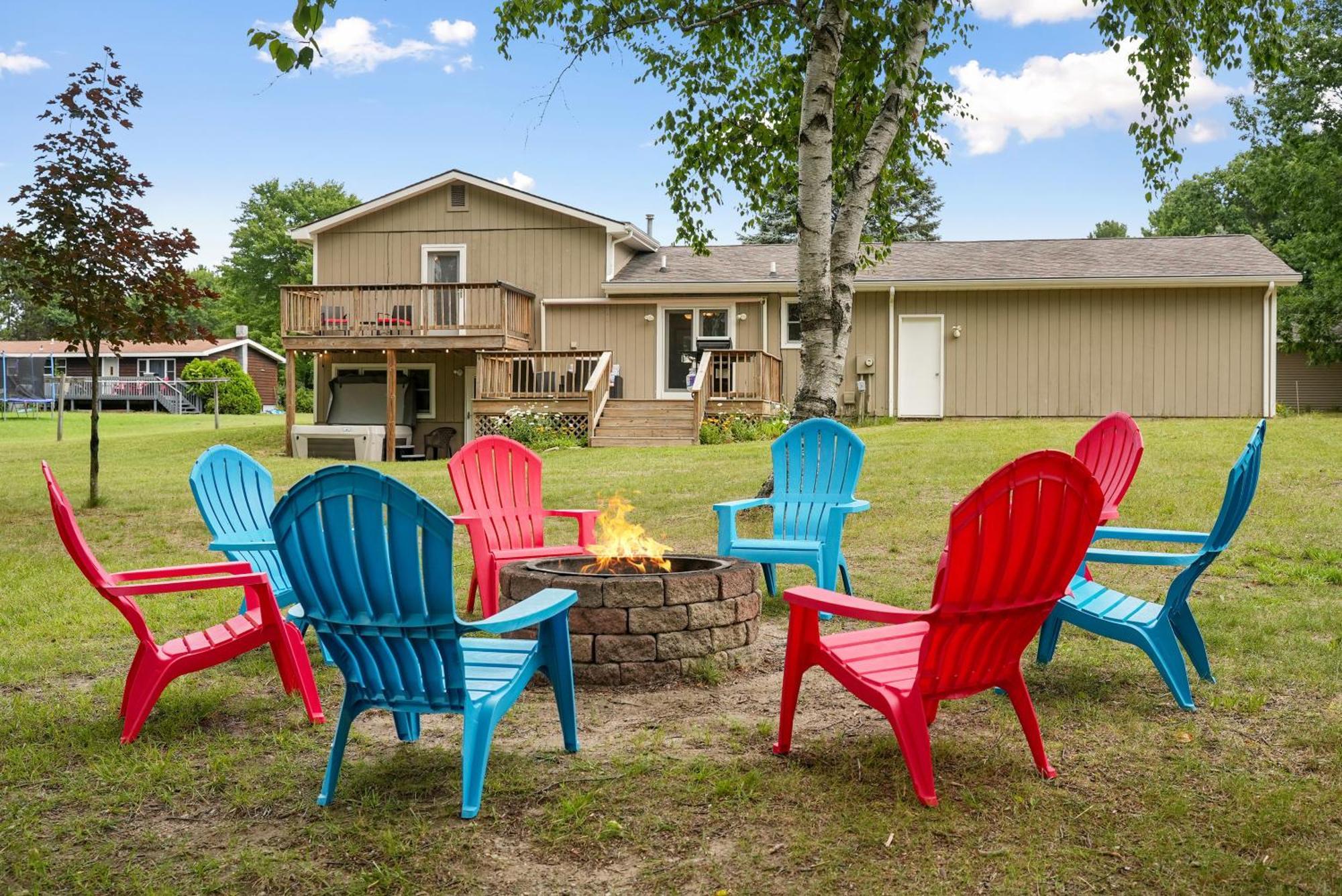 Lakefront Paradise 4 Bedroom Home W Direct Lake Access, Pets Ok Traverse City Exterior photo