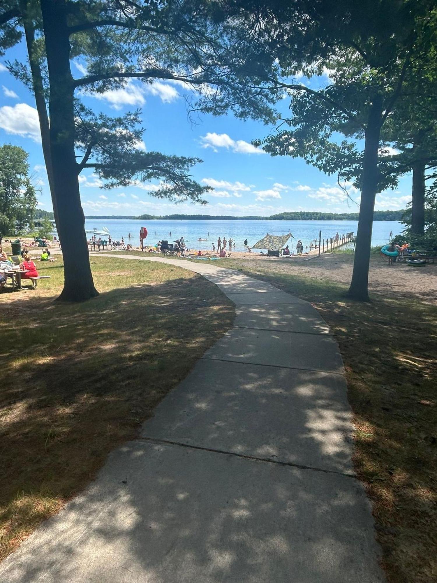 Lakefront Paradise 4 Bedroom Home W Direct Lake Access, Pets Ok Traverse City Exterior photo